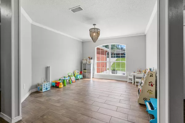 1235 Northview Drive, Crestview, FL 32536