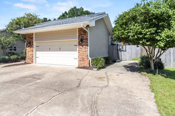 2317 Canal Drive, Niceville, FL 32578