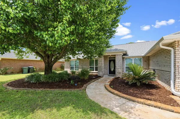 1682 Beachside DR, Pensacola, FL 32506