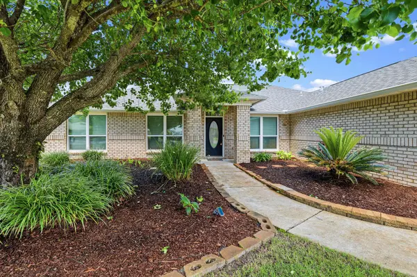 1682 Beachside DR, Pensacola, FL 32506