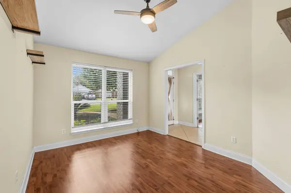 1682 Beachside DR, Pensacola, FL 32506