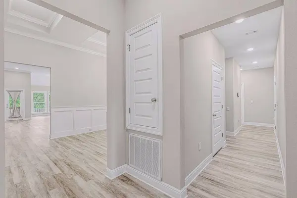 9051 Bird Song CIR, Milton, FL 32583