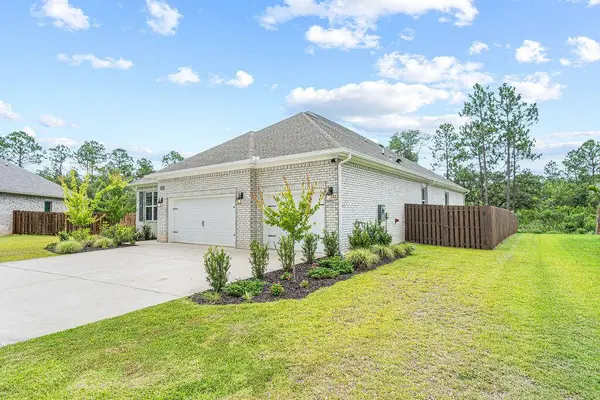 9051 Bird Song CIR, Milton, FL 32583