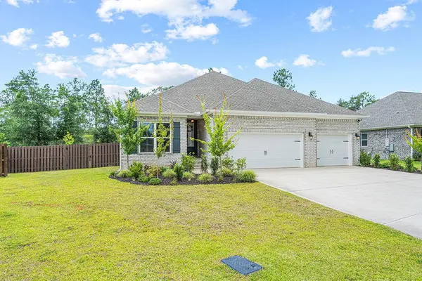 9051 Bird Song CIR, Milton, FL 32583
