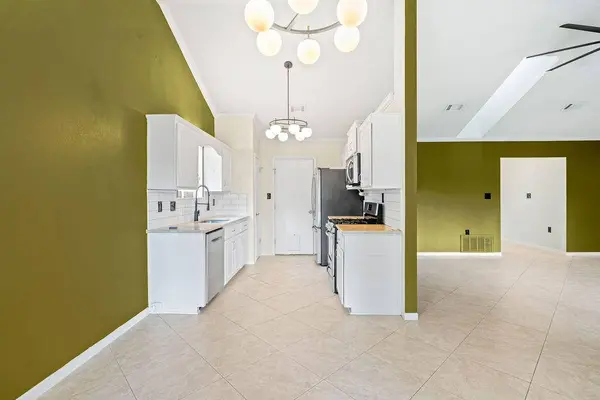 1055 Emerald LN, Fort Walton Beach, FL 32547