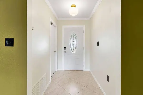 1055 Emerald LN, Fort Walton Beach, FL 32547
