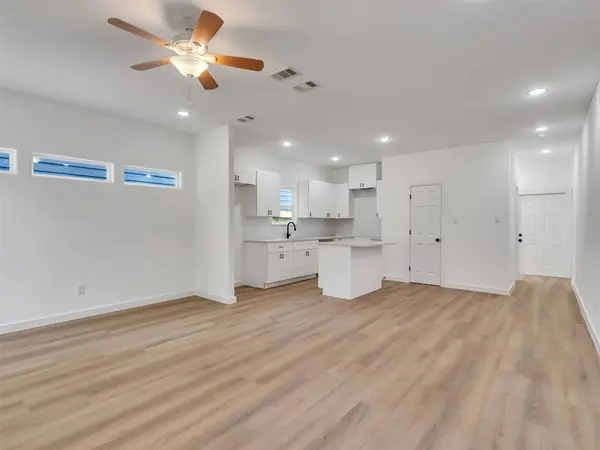 8102 Crestview UNIT B, Houston, TX 77028