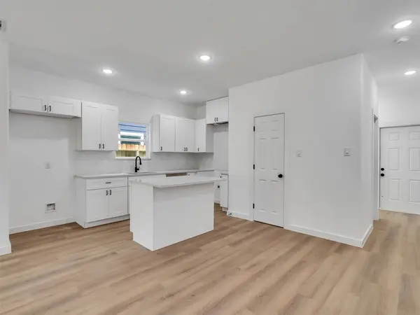 8102 Crestview UNIT B, Houston, TX 77028