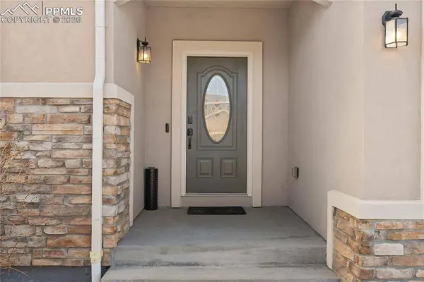 7617 Colorado Tech DR, Colorado Springs, CO 80915