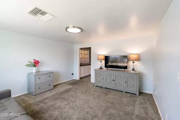 113 N MILLER Street, Mesa, AZ 85203