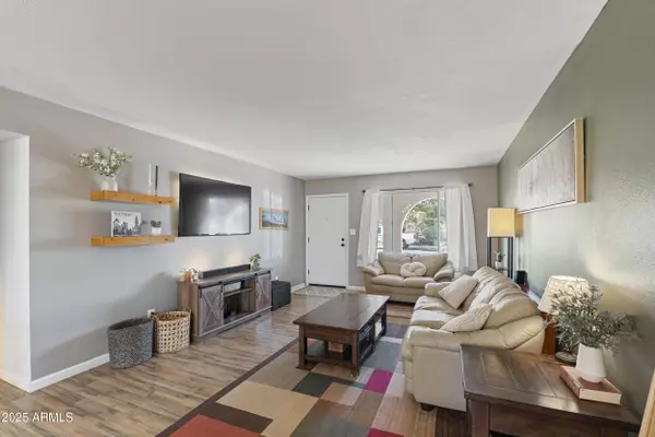 1711 W STOTTLER Drive, Chandler, AZ 85224