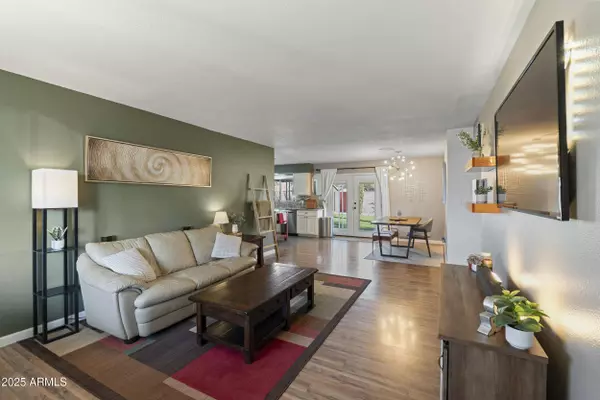 1711 W STOTTLER Drive, Chandler, AZ 85224