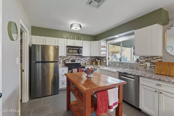 1711 W STOTTLER Drive, Chandler, AZ 85224