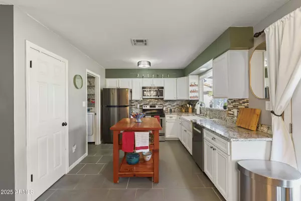 1711 W STOTTLER Drive, Chandler, AZ 85224