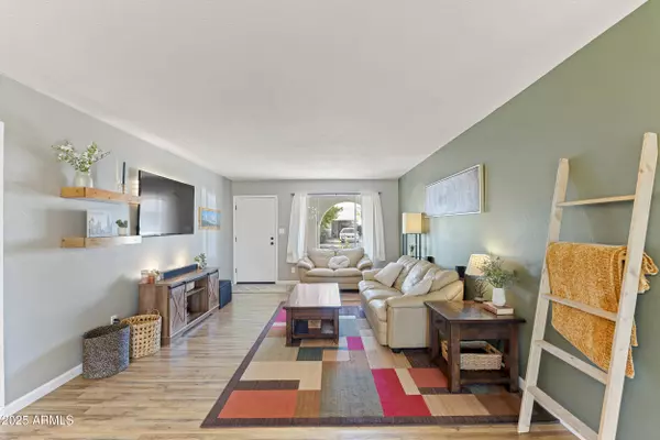 1711 W STOTTLER Drive, Chandler, AZ 85224