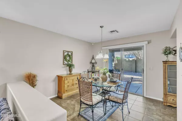 1995 W KRISTINA Avenue, San Tan Valley, AZ 85144