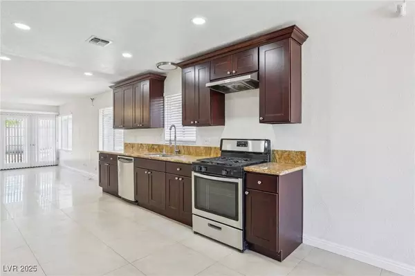 7139 Mountain Moss DR, Las Vegas, NV 89147