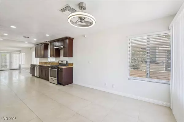 7139 Mountain Moss DR, Las Vegas, NV 89147