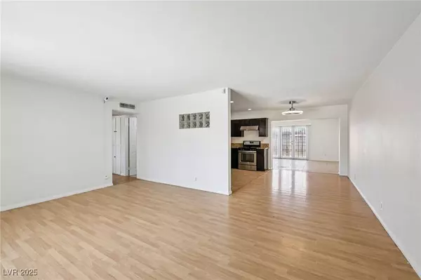 882 Westminster AVE, Las Vegas, NV 89119