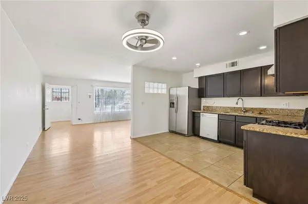 882 Westminster AVE, Las Vegas, NV 89119