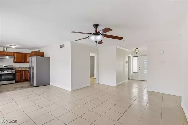 7000 Paddington WAY, Las Vegas, NV 89147