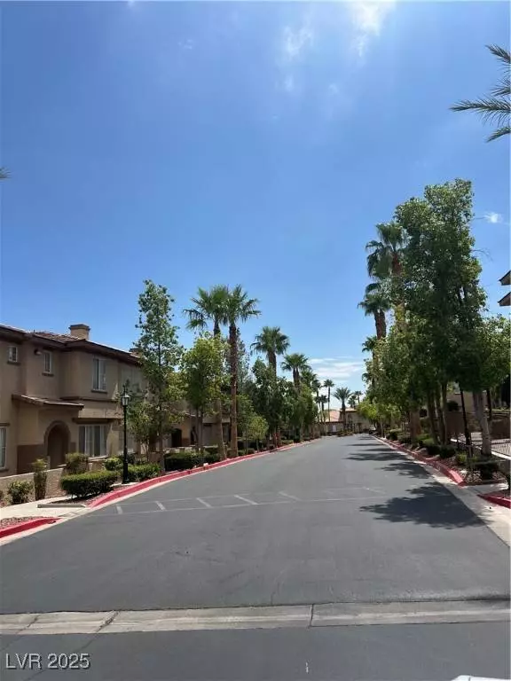 3935 Legend Hills ST #104, Las Vegas, NV 89129