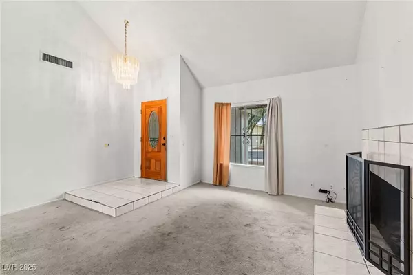 6816 Segura DR, Las Vegas, NV 89103