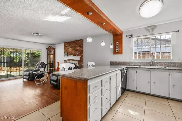 3948 Oakhill AVE, Las Vegas, NV 89121