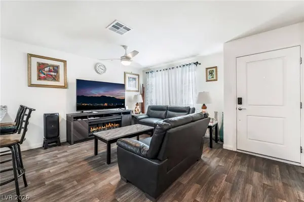 2961 Starwhite ST, Las Vegas, NV 89122