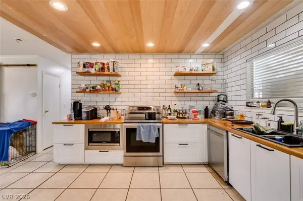 1709 Shadow Mountain PL, Las Vegas, NV 89108