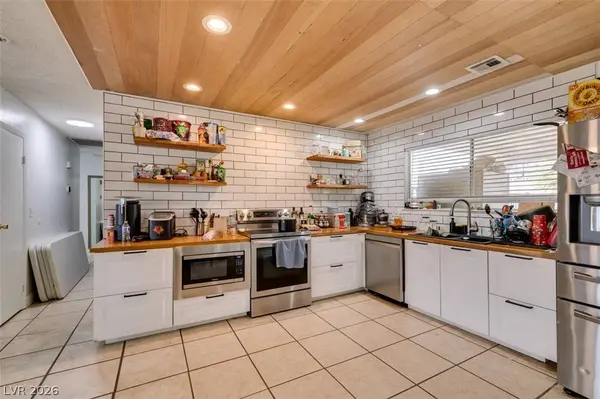 1709 Shadow Mountain PL, Las Vegas, NV 89108