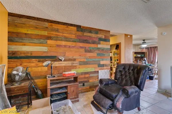 868 Shrubbery LN, Las Vegas, NV 89110