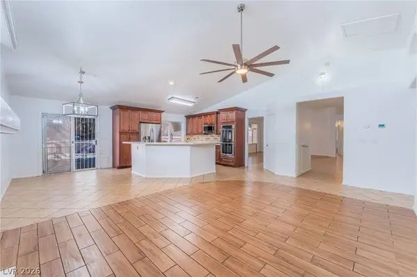 1554 Mount Hood ST, Las Vegas, NV 89110