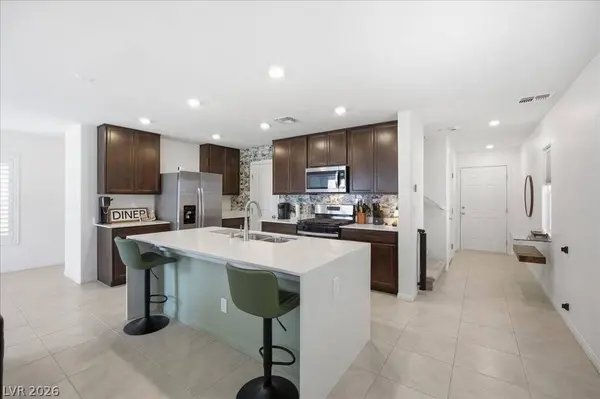 8724 Crestwood Hills ST, Las Vegas, NV 89113