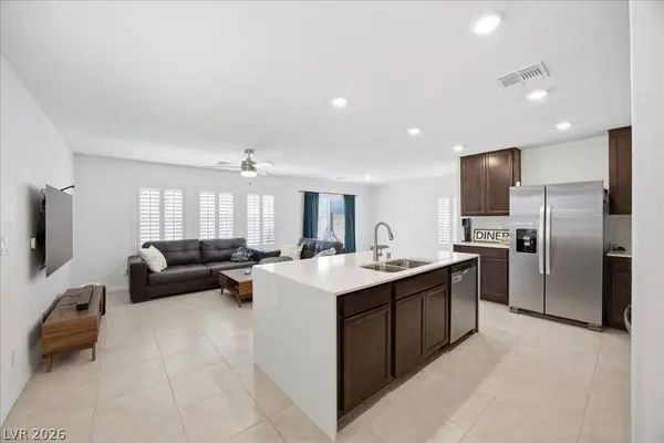 8724 Crestwood Hills ST, Las Vegas, NV 89113