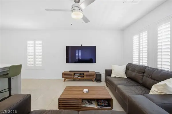 8724 Crestwood Hills ST, Las Vegas, NV 89113