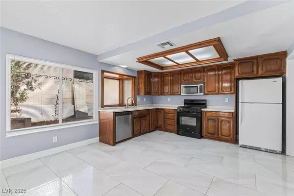 3999 Meadow Grove AVE, Las Vegas, NV 89120