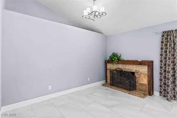 3999 Meadow Grove AVE, Las Vegas, NV 89120