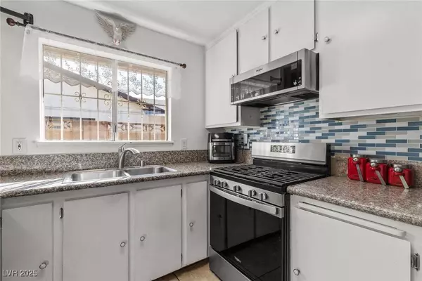 3948 Oakhill AVE, Las Vegas, NV 89121