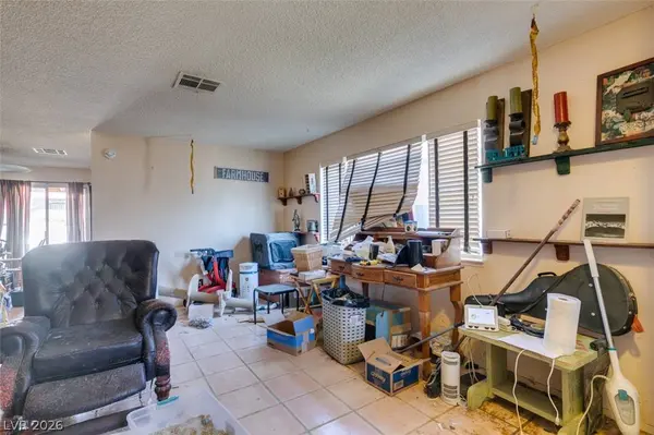 868 Shrubbery LN, Las Vegas, NV 89110