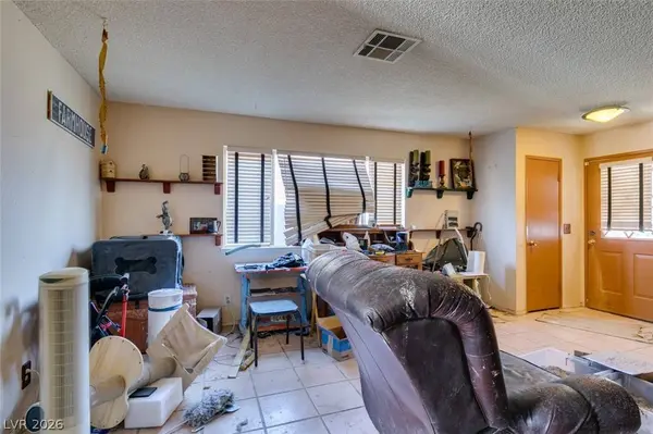 868 Shrubbery LN, Las Vegas, NV 89110