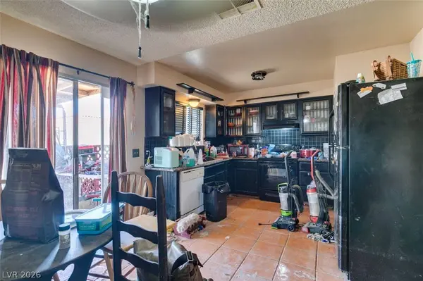 868 Shrubbery LN, Las Vegas, NV 89110