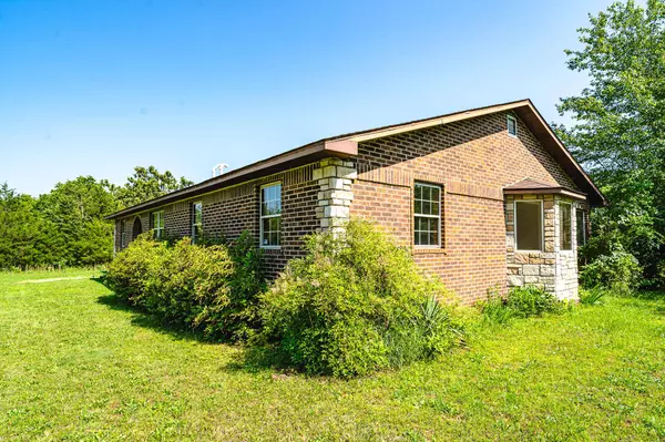 5506 County Road 9100, West Plains, MO 65775