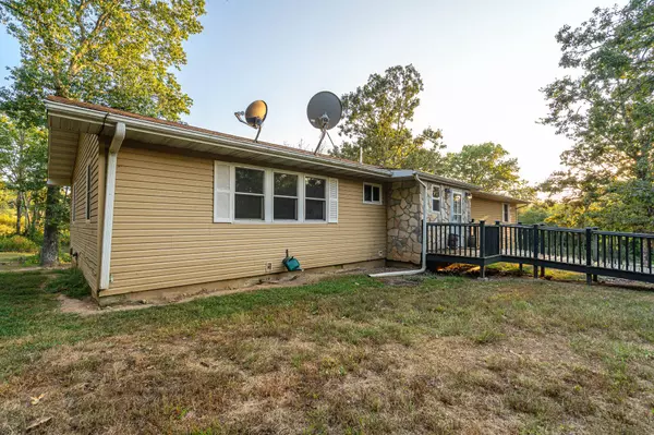 9888 County Road 8490, West Plains, MO 65775