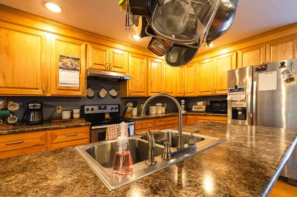 9888 County Road 8490, West Plains, MO 65775