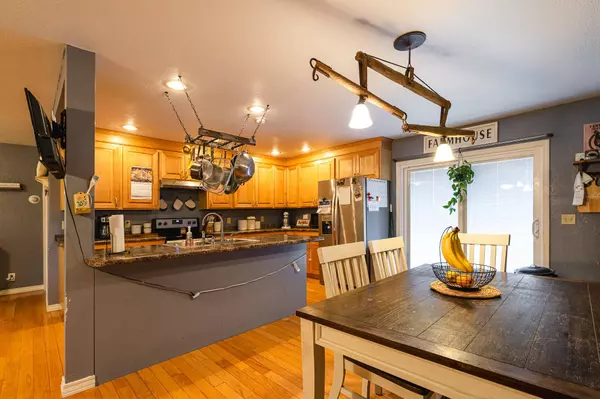 9888 County Road 8490, West Plains, MO 65775