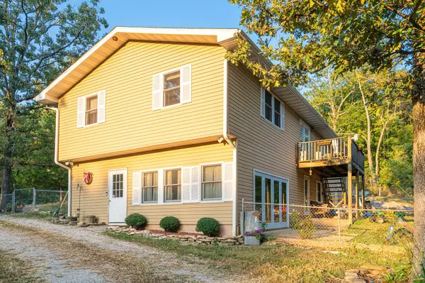 9888 County Road 8490, West Plains, MO 65775