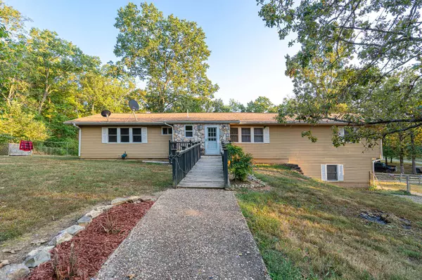 9888 County Road 8490, West Plains, MO 65775