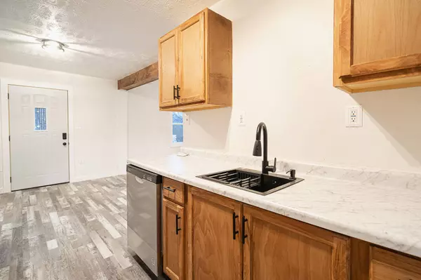 4229 Co Rd 2120, Pomona, MO 65789