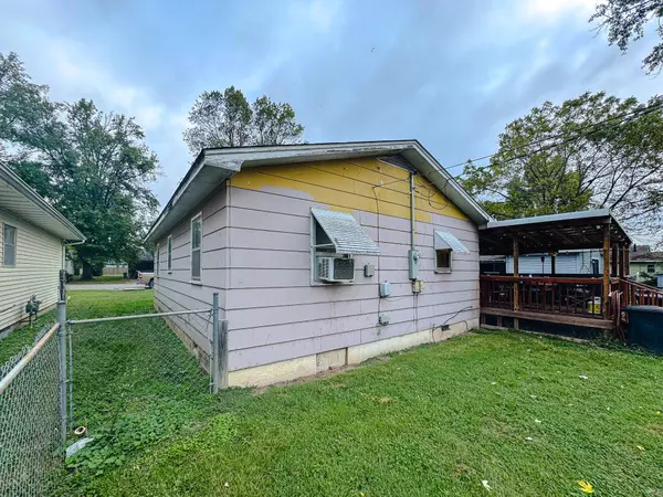 1050 W 7th ST, West Plains, MO 65775